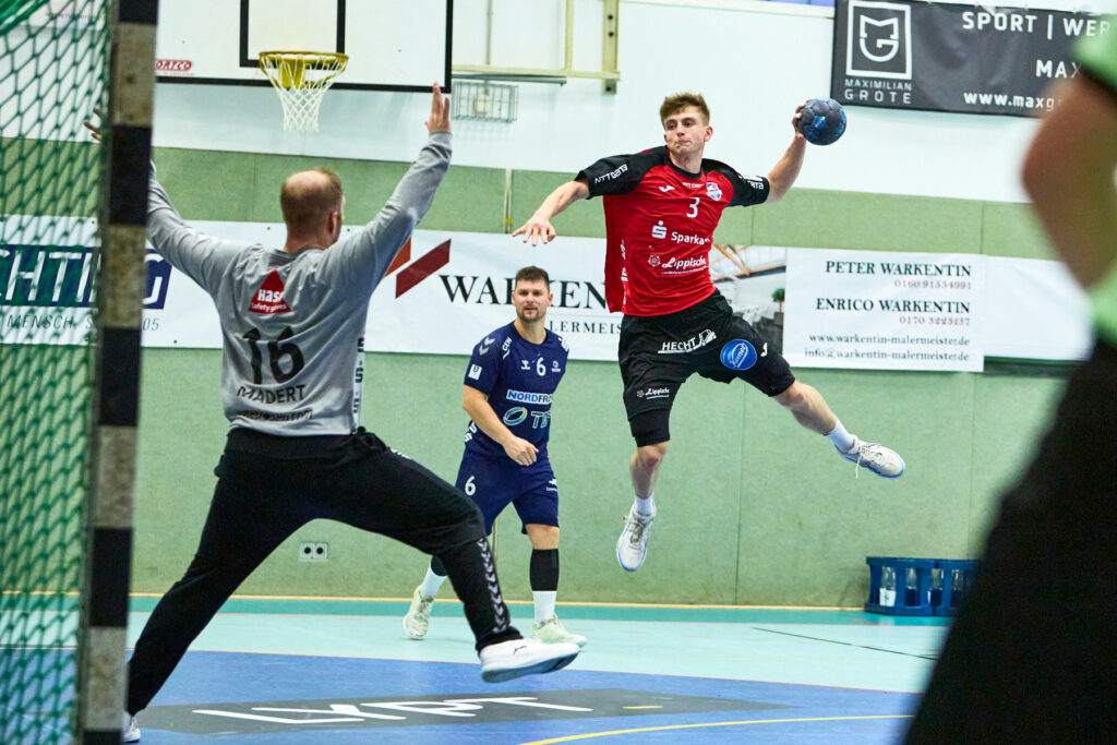 Malte Runge im Spiel gegen den Wilhelmshavener HV (23.09.2023)