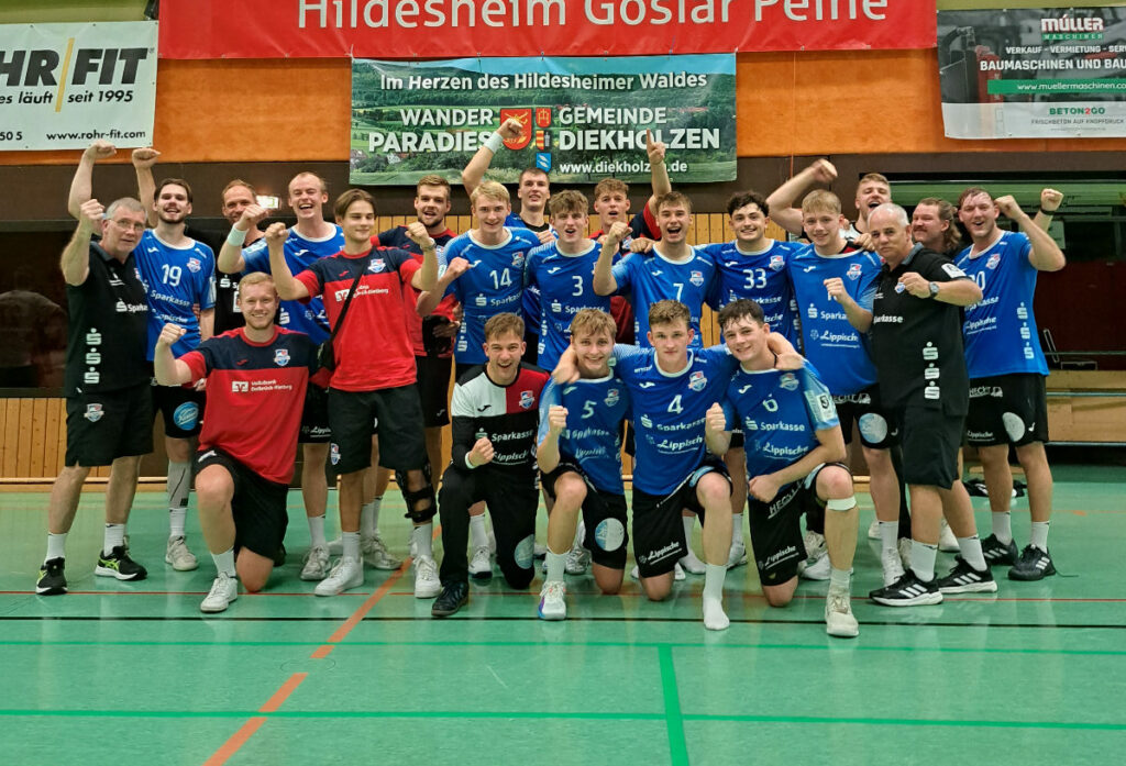 Team HandbALL Lippe nach dem Sieg gegen die Sportfreunde Söhre (16.09.2023)