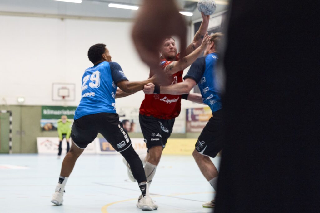 Voller Fokus auf die Aufgabe in Bissendorf – Hark Hansen (hier gegen die HSG Varel am 27.09.2025)